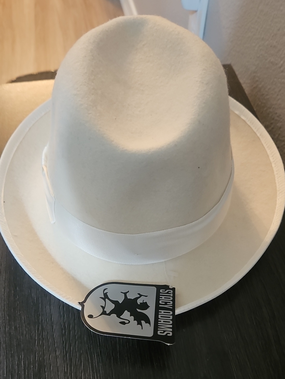 Stacy Adams White Felt Fedora with Ribbon Band - Picture 7 of 8